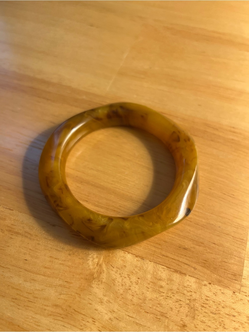 Easy resin bracelet in today’s colors